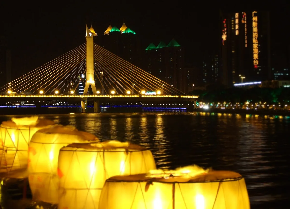 Pearl River night cruise in Guangzhou