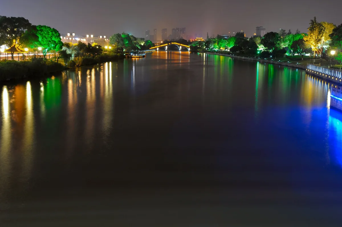 Suzhou moat and canal scenery at night