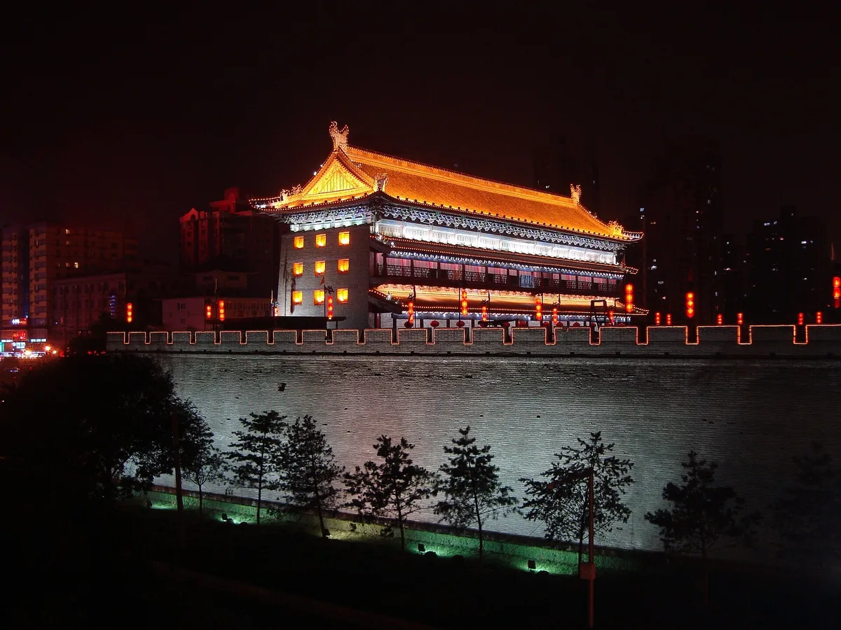 Xi'an City Wall at night