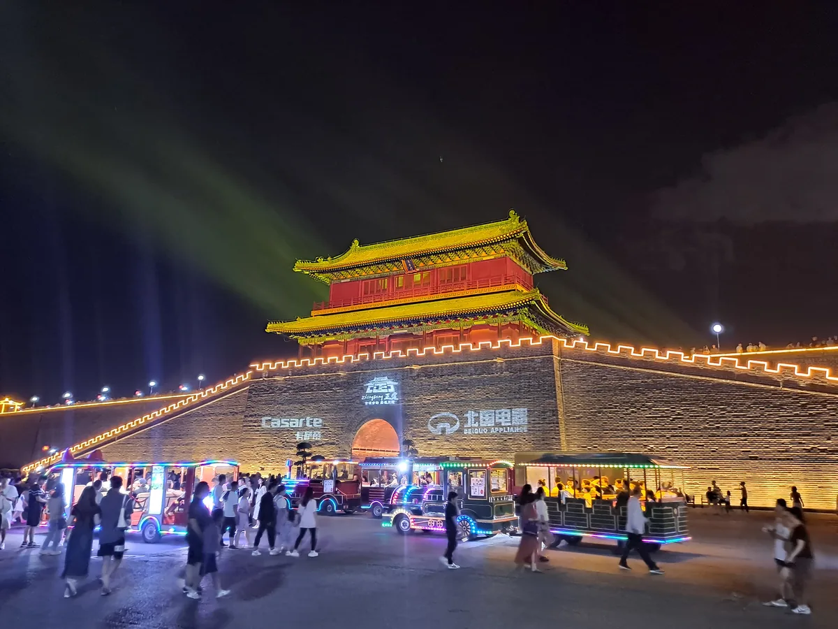 Zhengding South Gate city wall illuminated at night