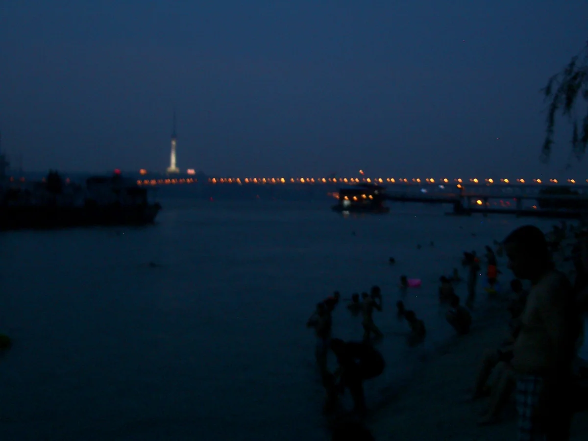 Wuhan Yangtze River Bridge shortly after dark