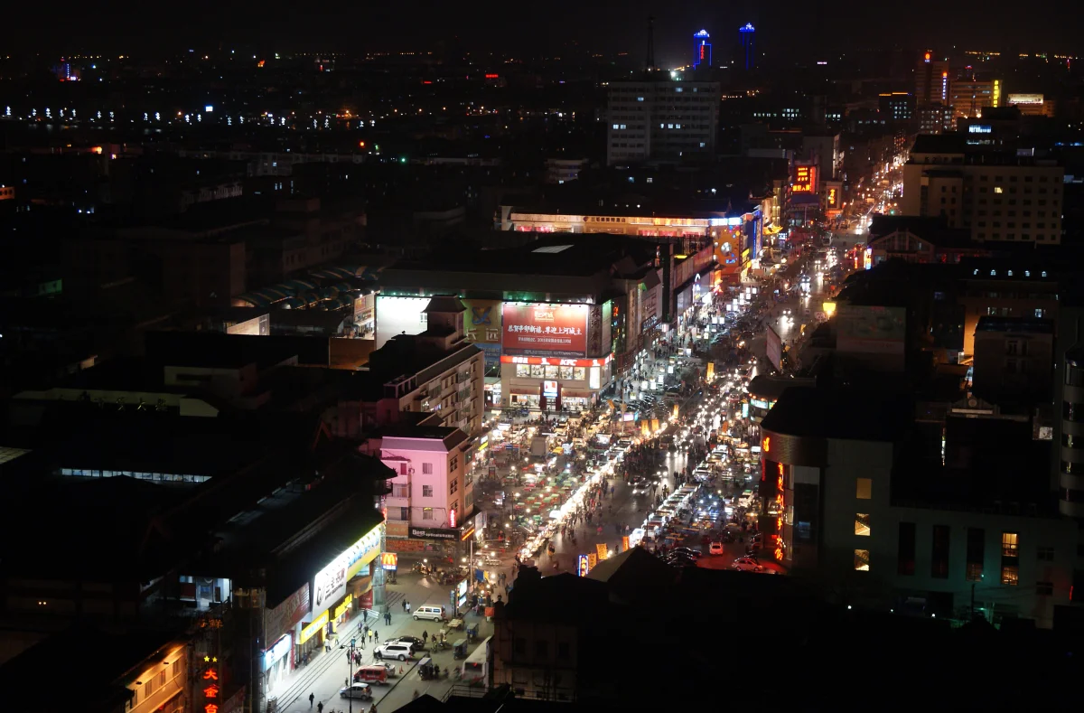 Kaifeng Gulou night market street lights