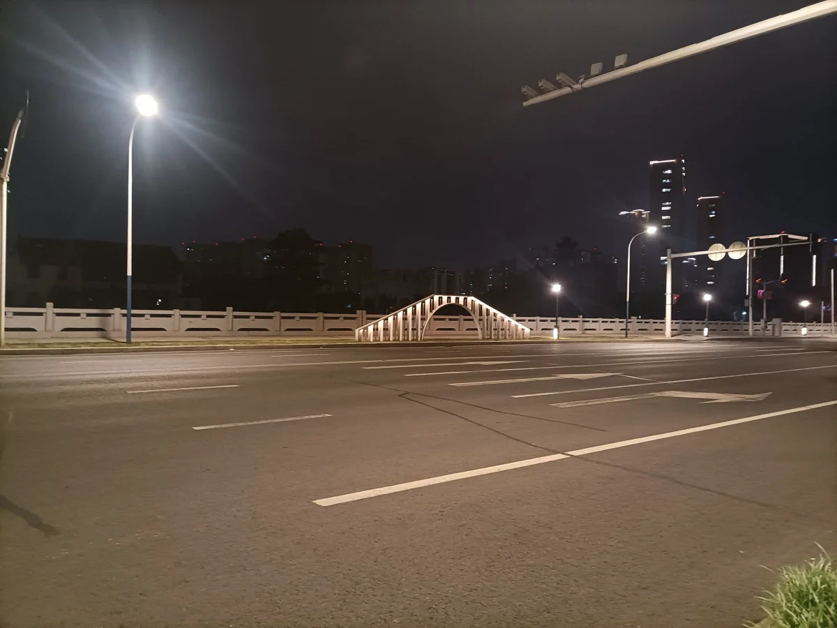 Yanling Road and Baijia Bridge crossing in Changzhou at night